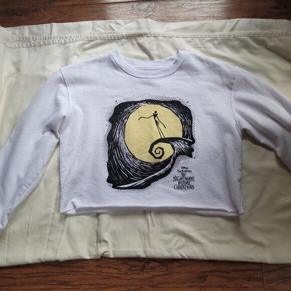 The Nightmare Before Christmas  Ctopped Sweatshirt - Picture 1 of 3